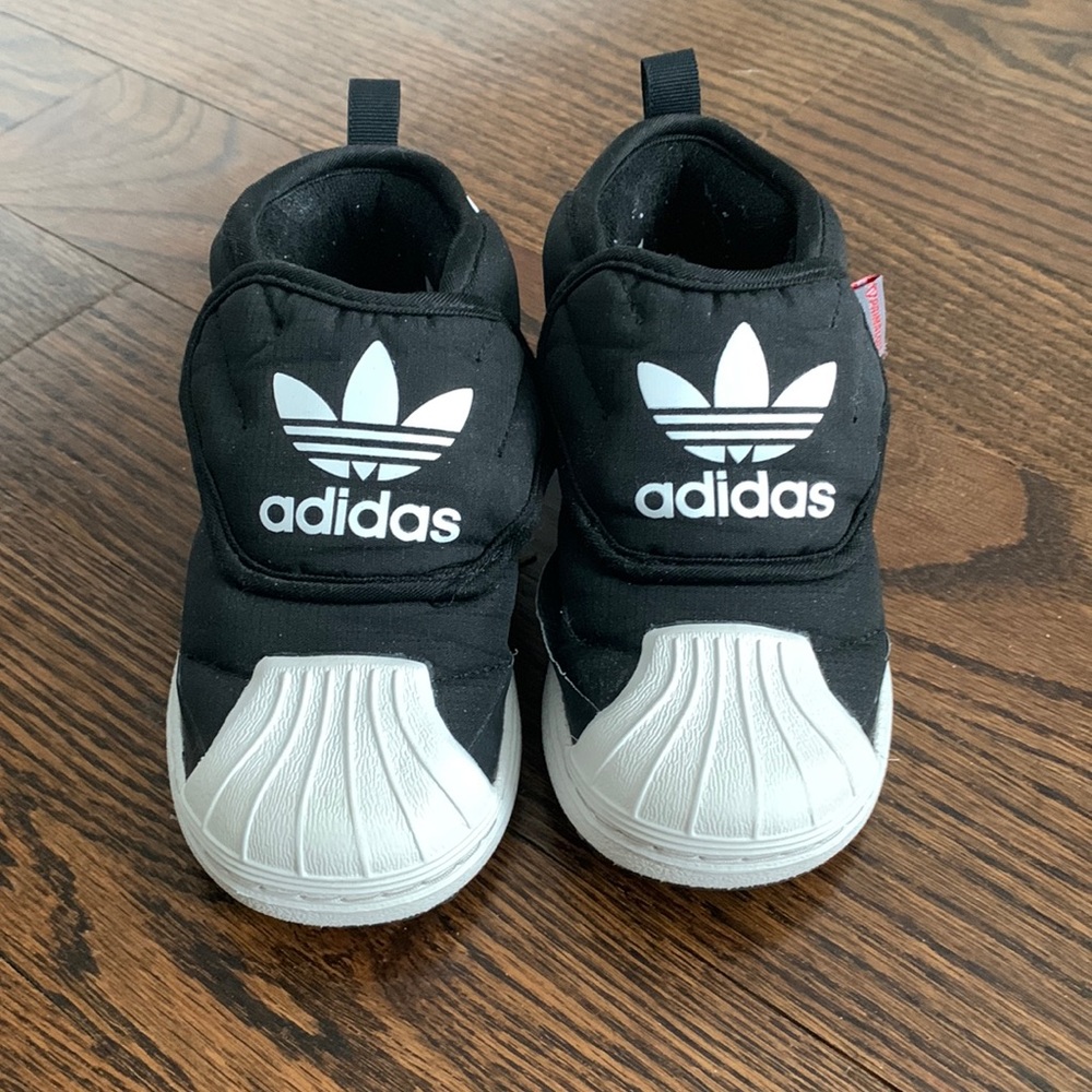 Adidas Tennis shoes